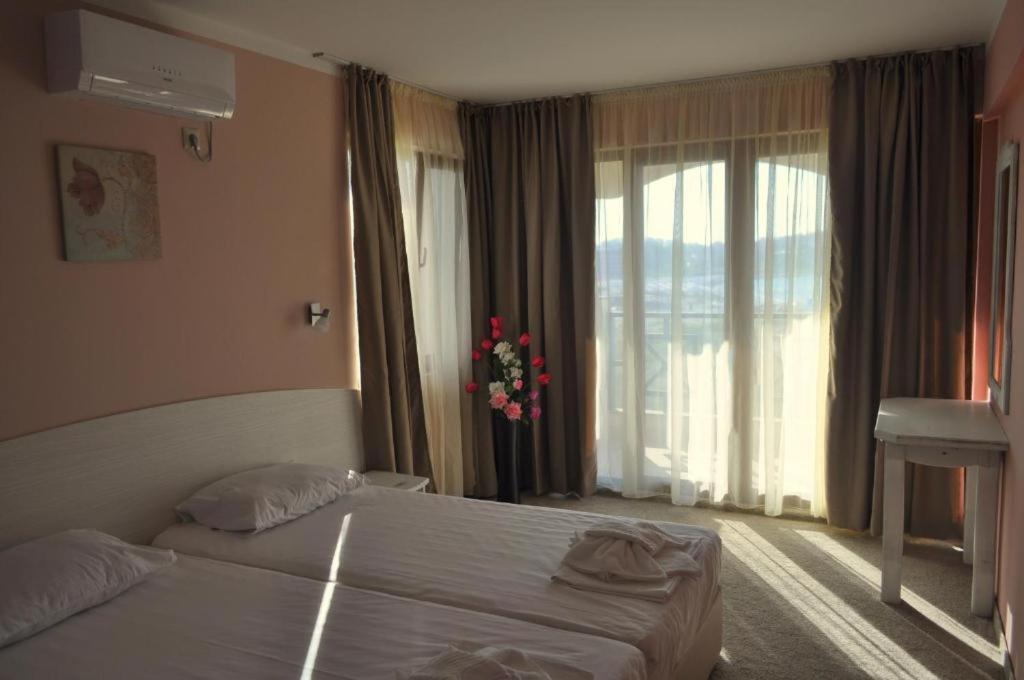 צרבו Toma'S Residence - Front Beach מראה חיצוני תמונה