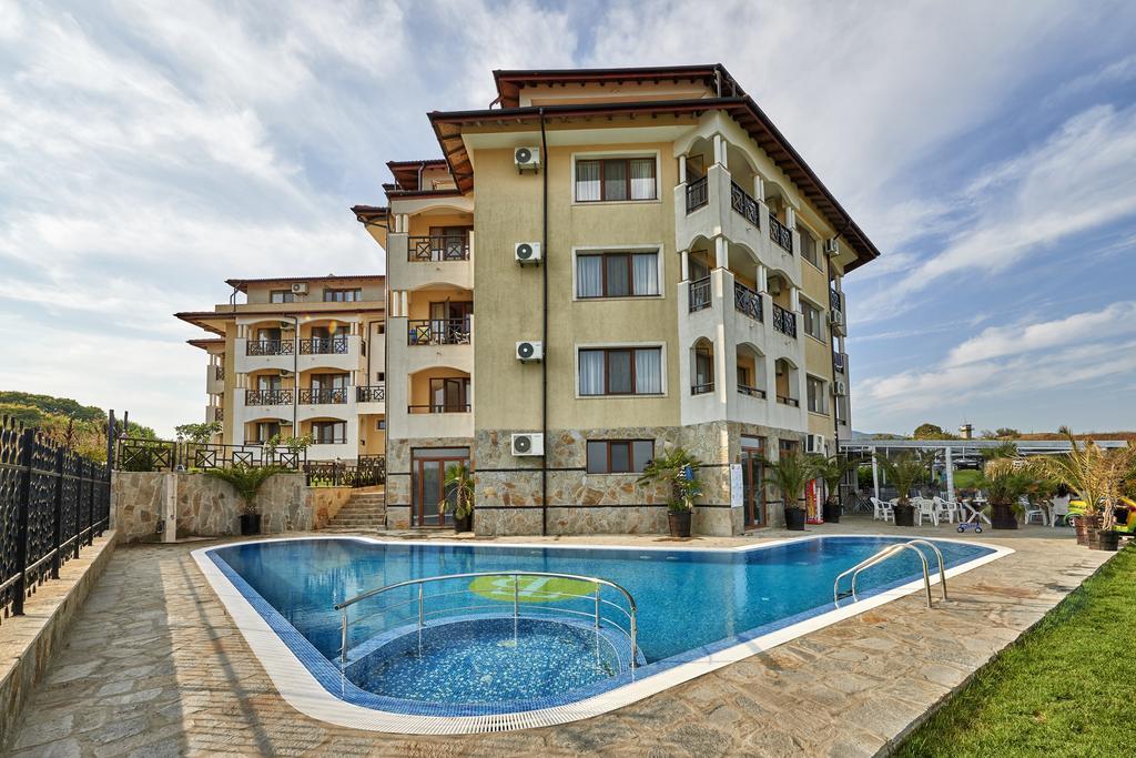 צרבו Toma'S Residence - Front Beach מראה חיצוני תמונה